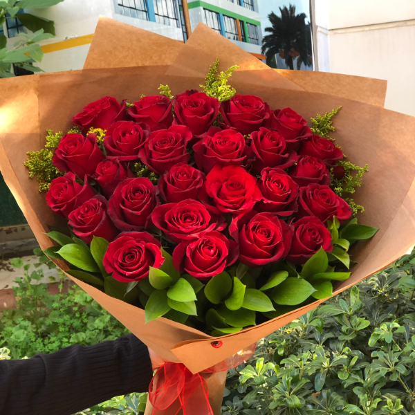  Alanya Çiçekçiler 25 gül buketi