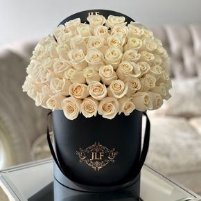 заказать доставку букета цветов в алании на нашем сайте 71 белая роза 
