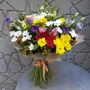 заказать доставку букета цветов в алании на нашем сайте Красочный букет 