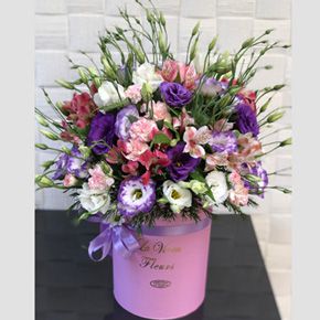 заказать доставку букета цветов в алании на нашем сайте Лисянтус в коробке 
